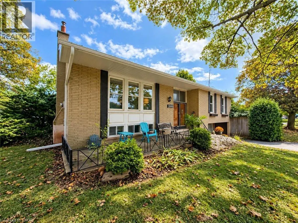 2490 YARMOUTH Crescent