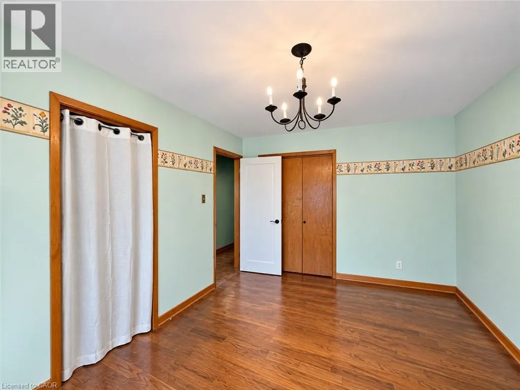 2490 YARMOUTH Crescent