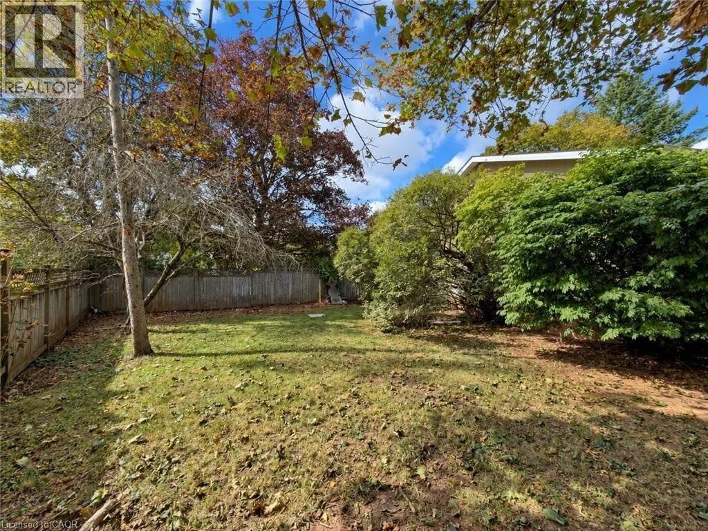 2490 YARMOUTH Crescent