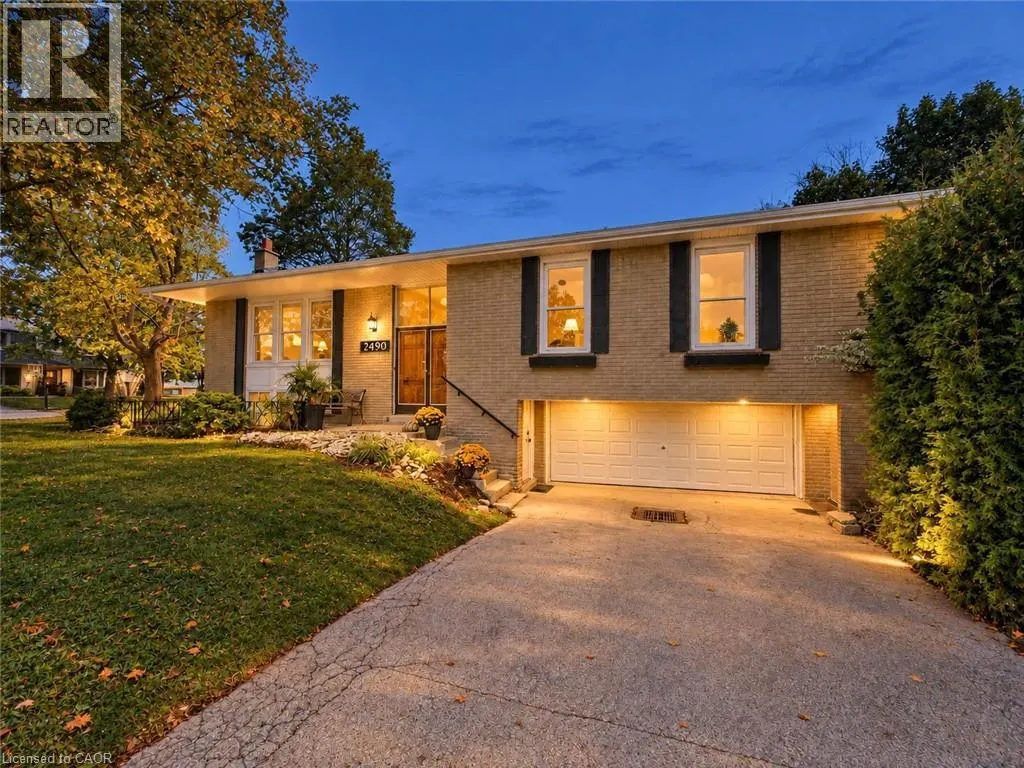 2490 YARMOUTH Crescent