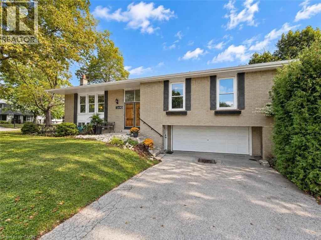 2490 YARMOUTH Crescent