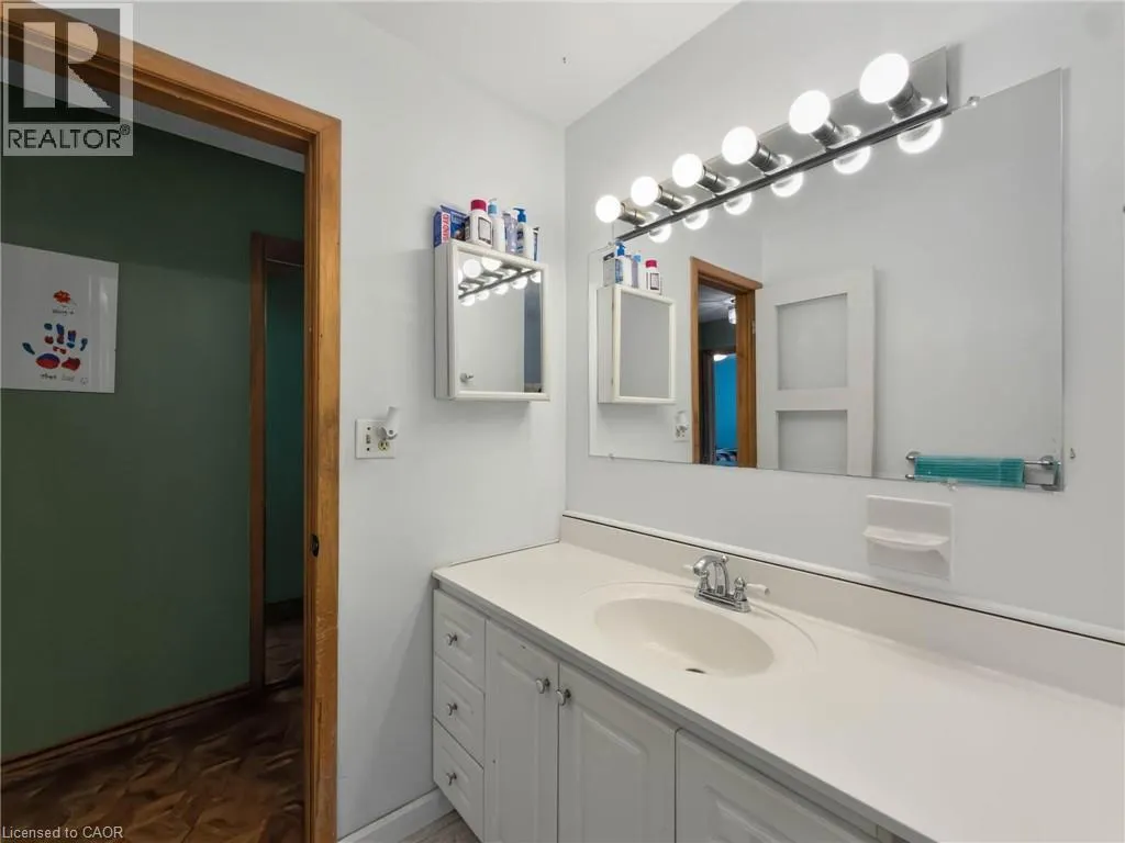 2490 YARMOUTH Crescent