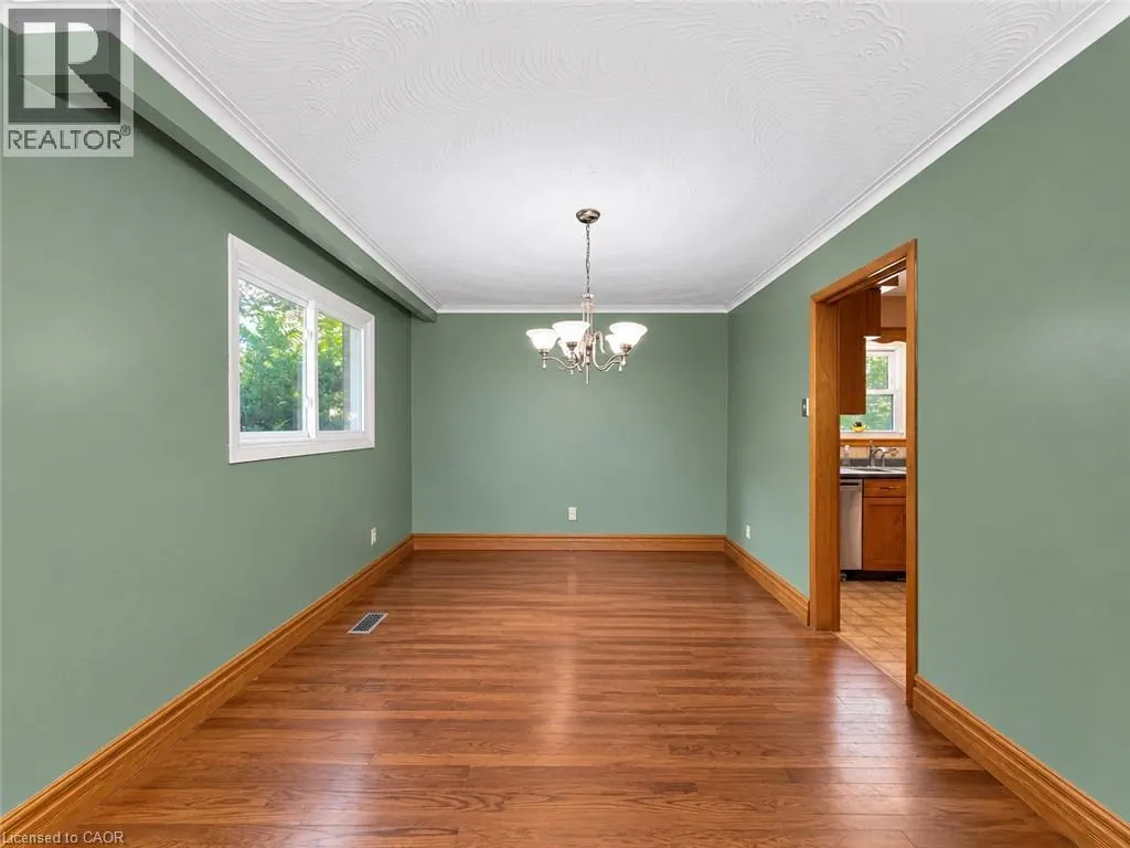 2490 YARMOUTH Crescent