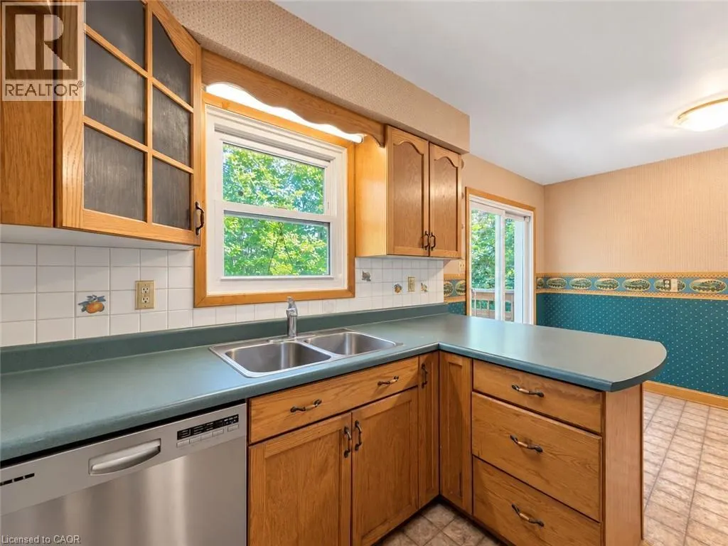 2490 YARMOUTH Crescent
