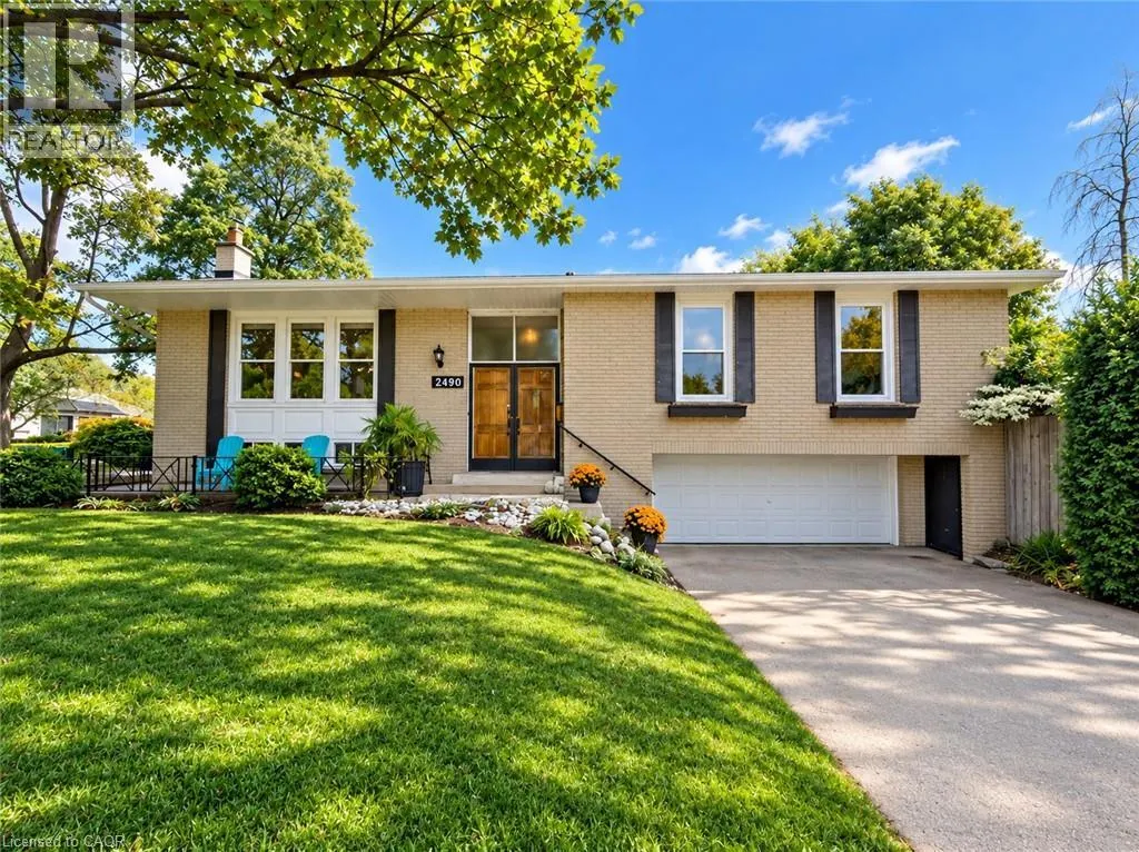 2490 YARMOUTH Crescent