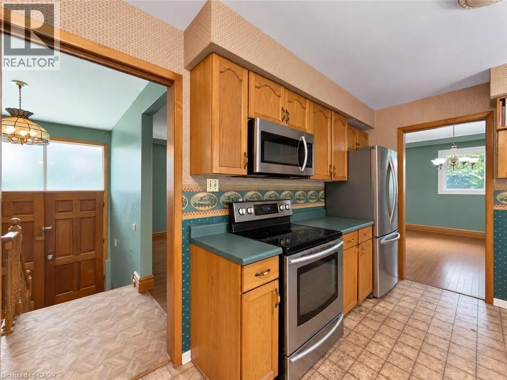 2490 YARMOUTH Crescent