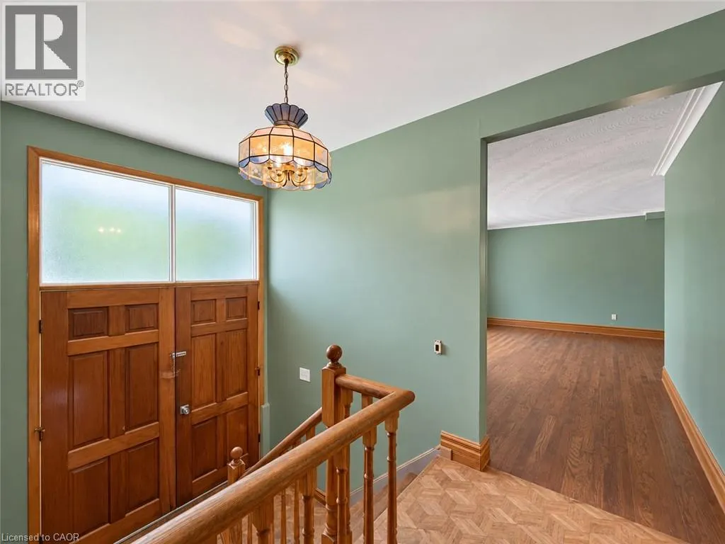 2490 YARMOUTH Crescent