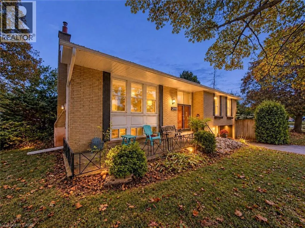 2490 YARMOUTH Crescent