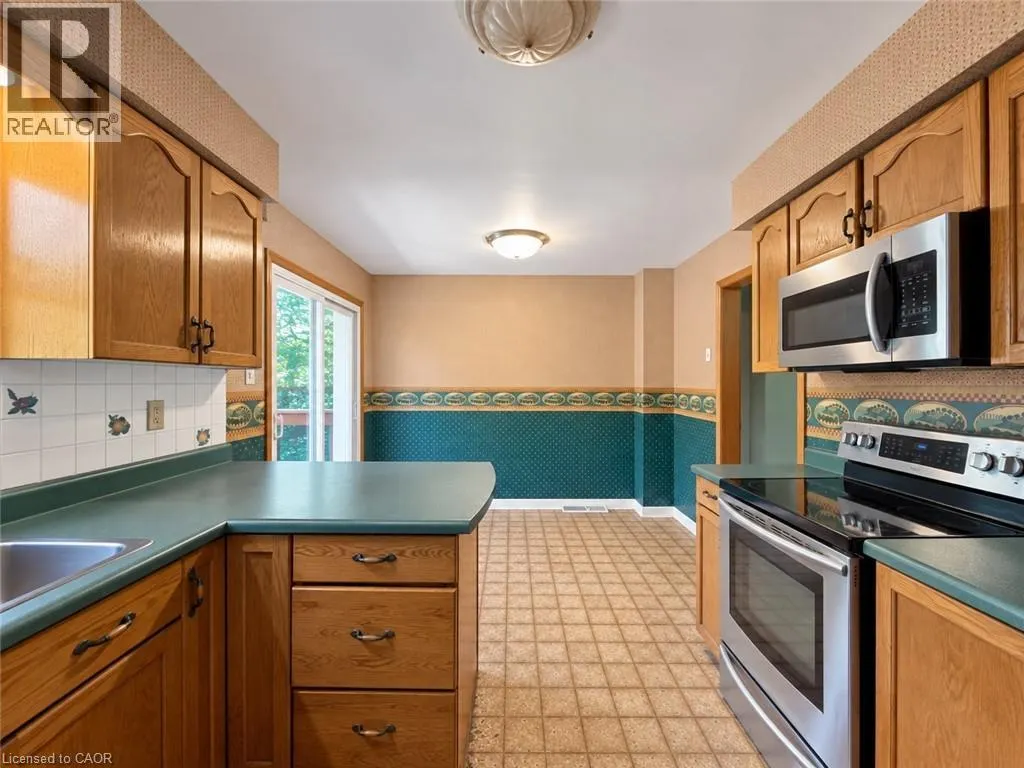 2490 YARMOUTH Crescent