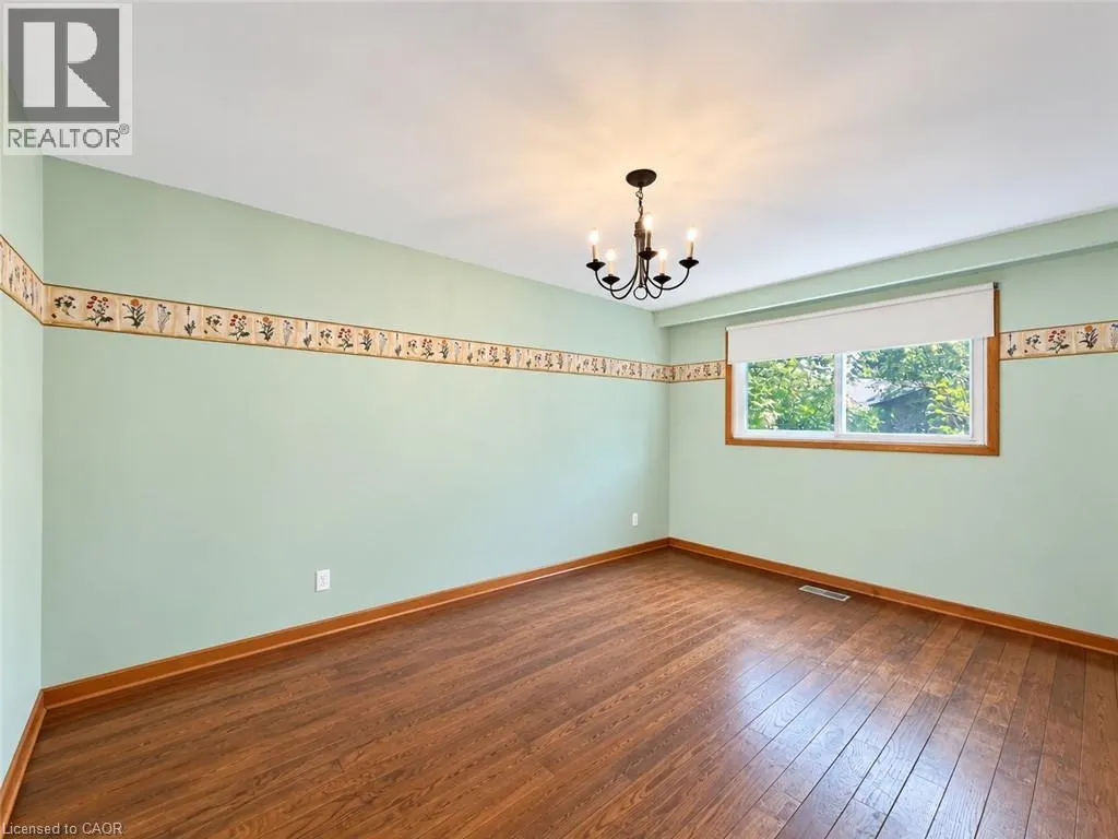 2490 YARMOUTH Crescent