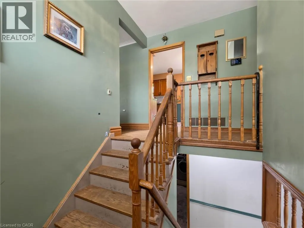 2490 YARMOUTH Crescent