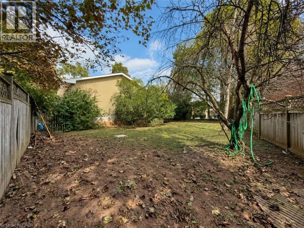 2490 YARMOUTH Crescent