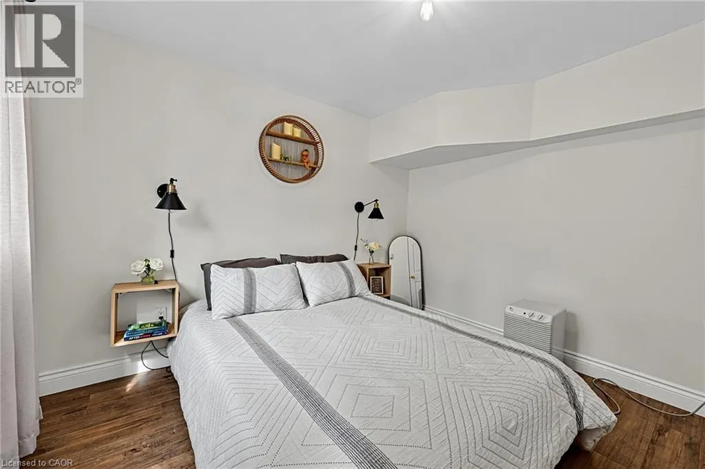 5 PINETREE RD S1