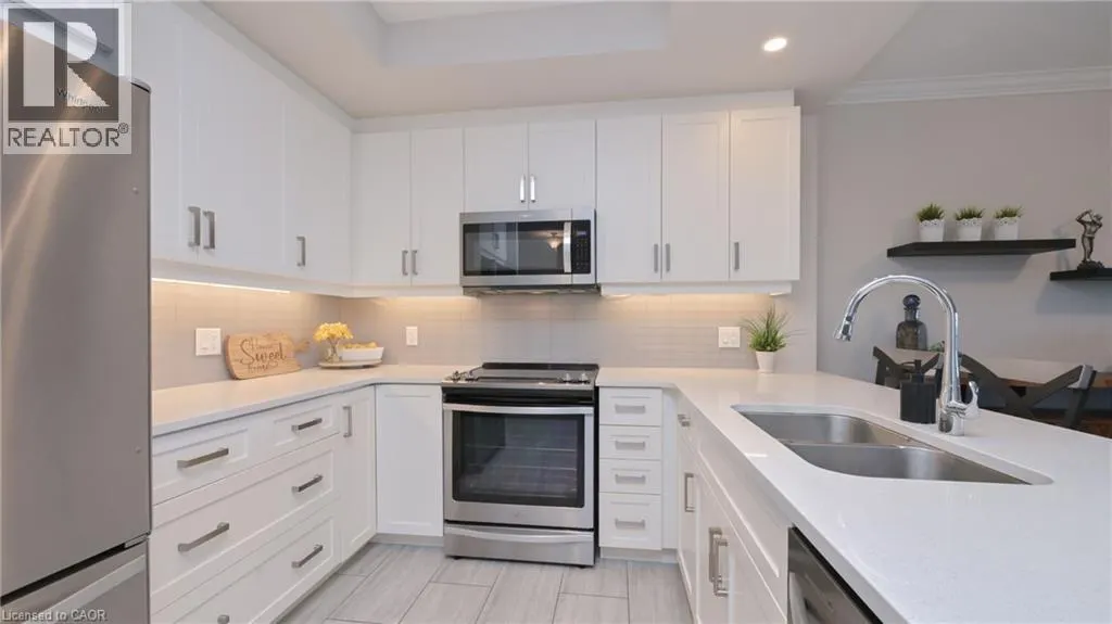 1878 GORDON Street Unit# 809 #809