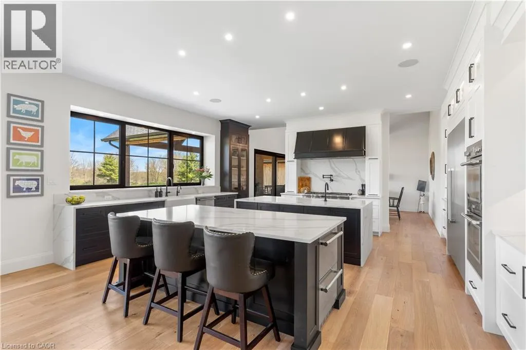 742 COUNTRY SQUIRE Road