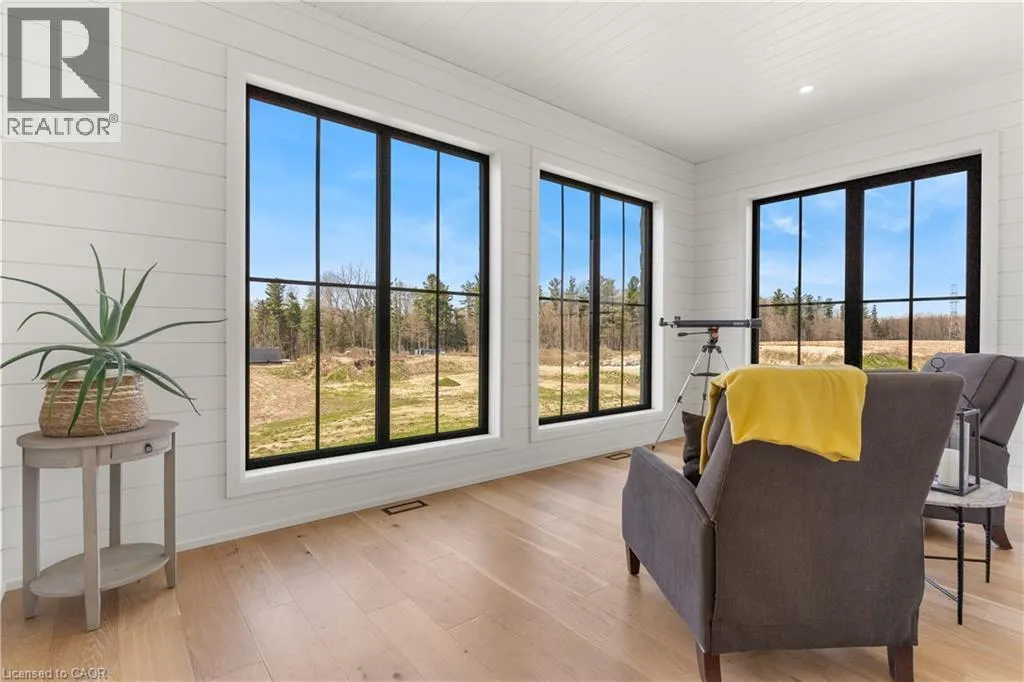 742 COUNTRY SQUIRE Road
