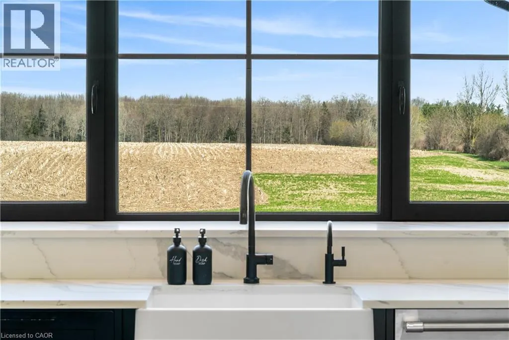 742 COUNTRY SQUIRE Road