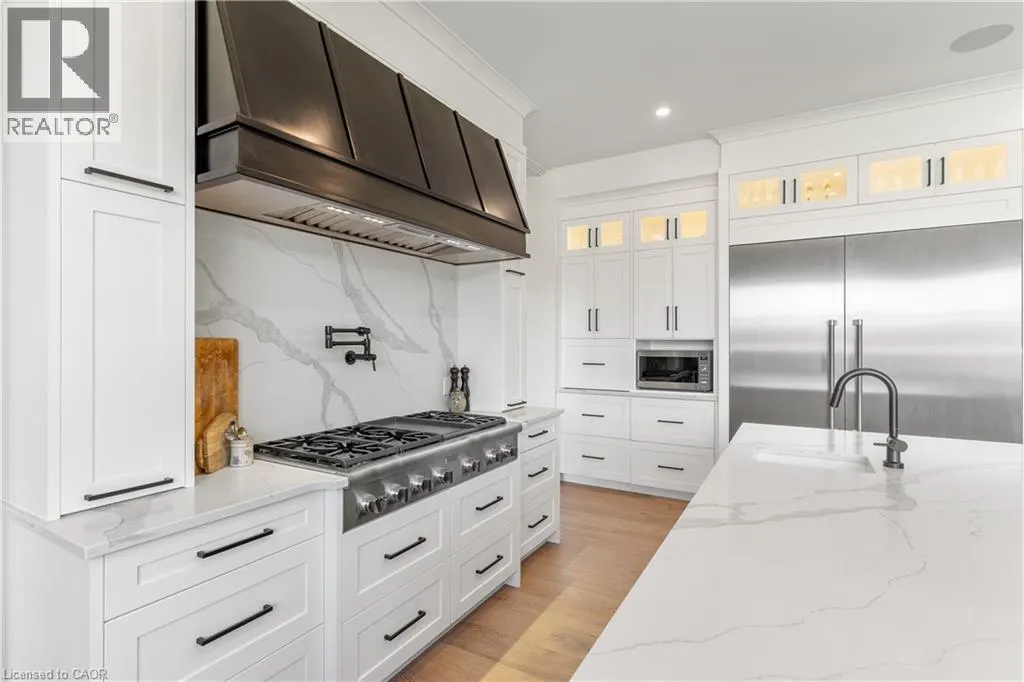 742 COUNTRY SQUIRE Road
