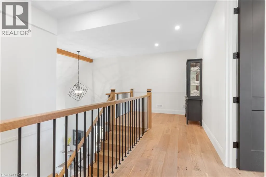 742 COUNTRY SQUIRE Road