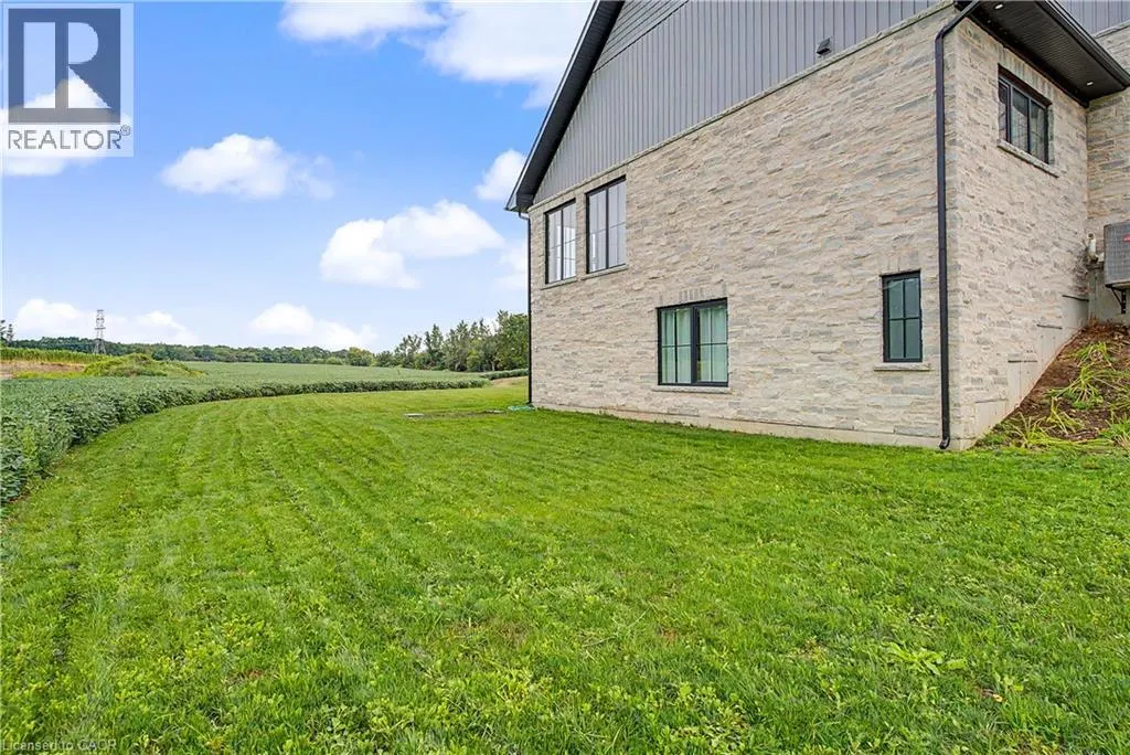 742 COUNTRY SQUIRE Road