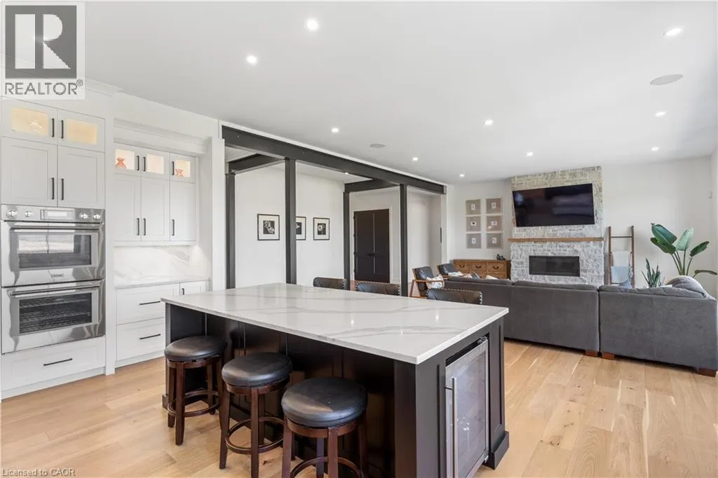 742 COUNTRY SQUIRE Road