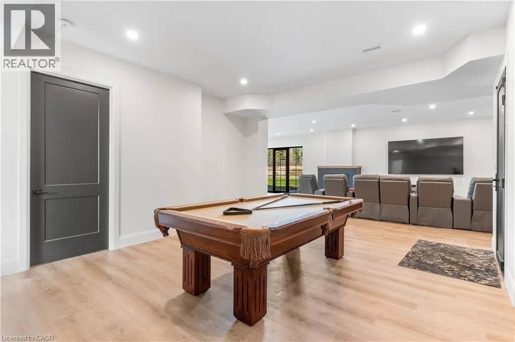742 COUNTRY SQUIRE Road
