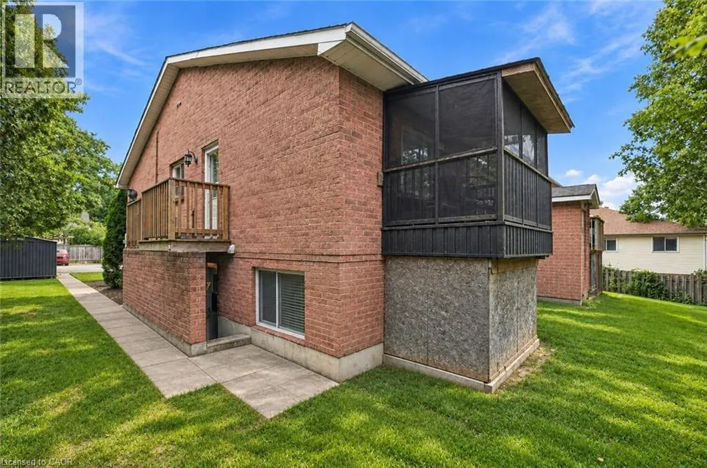 26 RENFREW Street E
