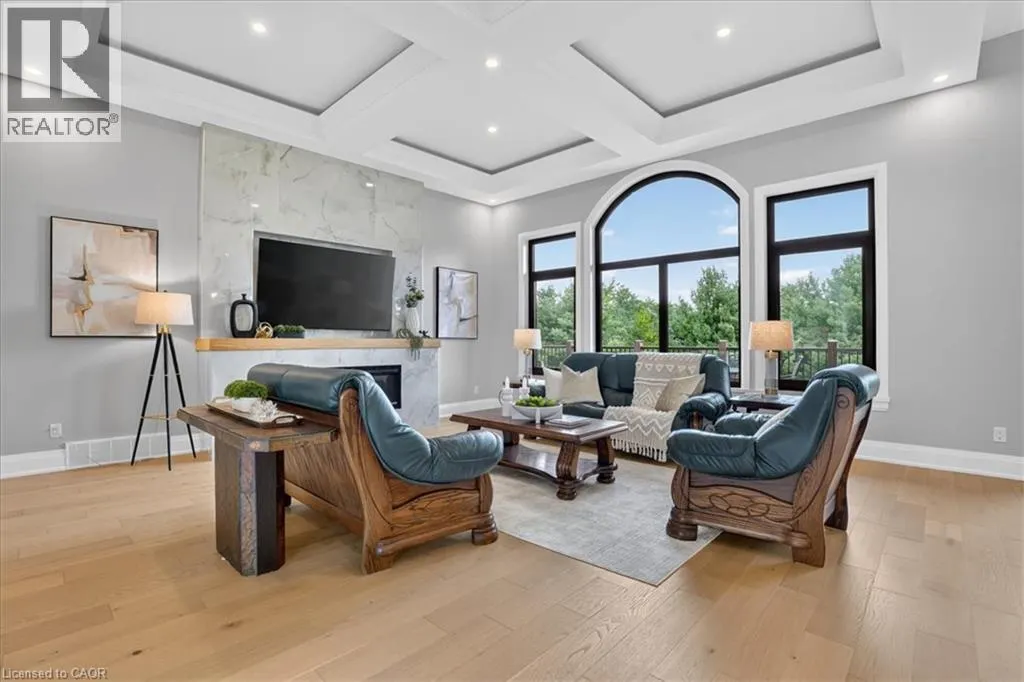 670 BISHOPSGATE Road Unit# 8 #8
