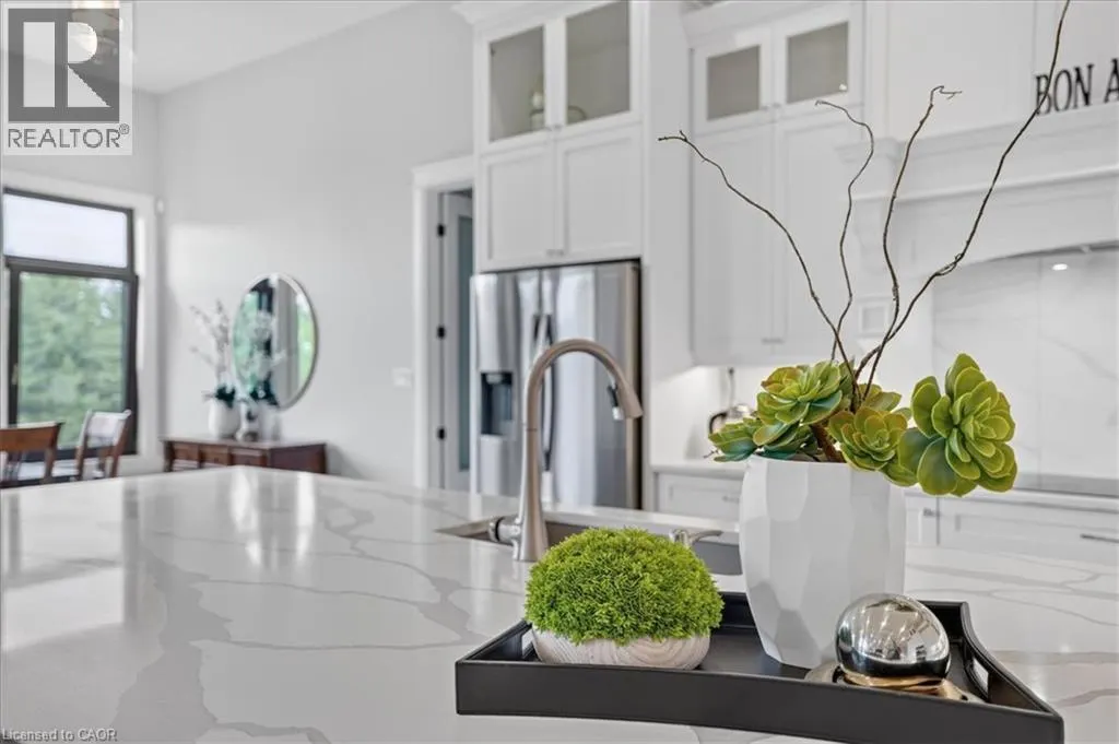670 BISHOPSGATE Road Unit# 8 #8