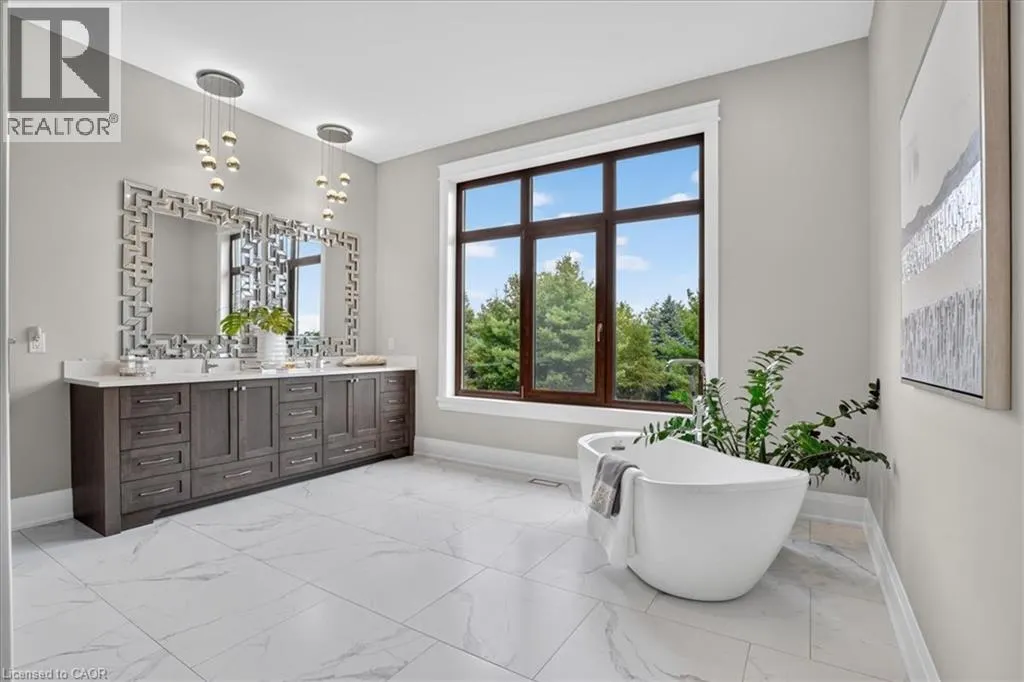 670 BISHOPSGATE Road Unit# 8 #8