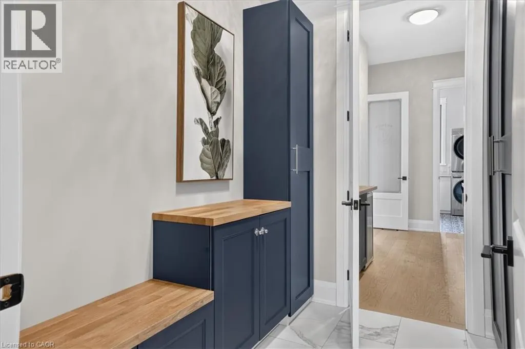 670 BISHOPSGATE Road Unit# 8 #8