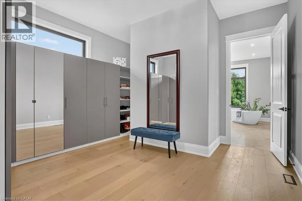 670 BISHOPSGATE Road Unit# 8 #8