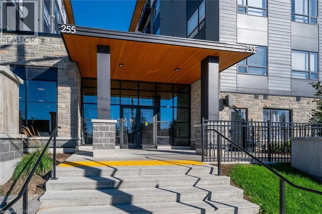251 NORTHFIELD Drive E Unit# 521 #521