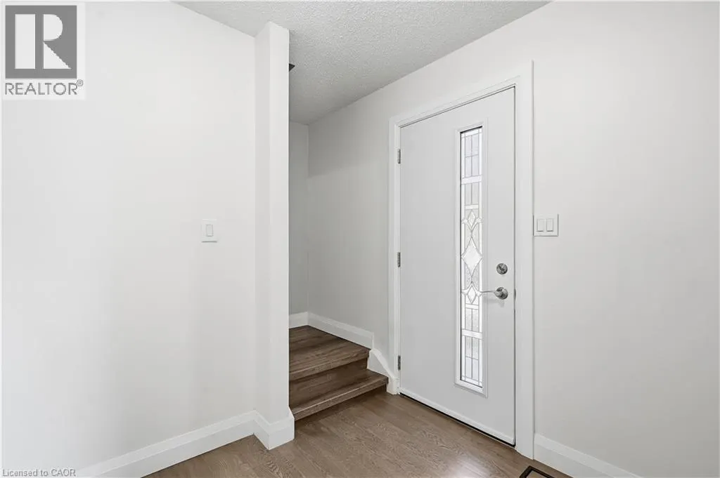 27 CUMMINGTON Place