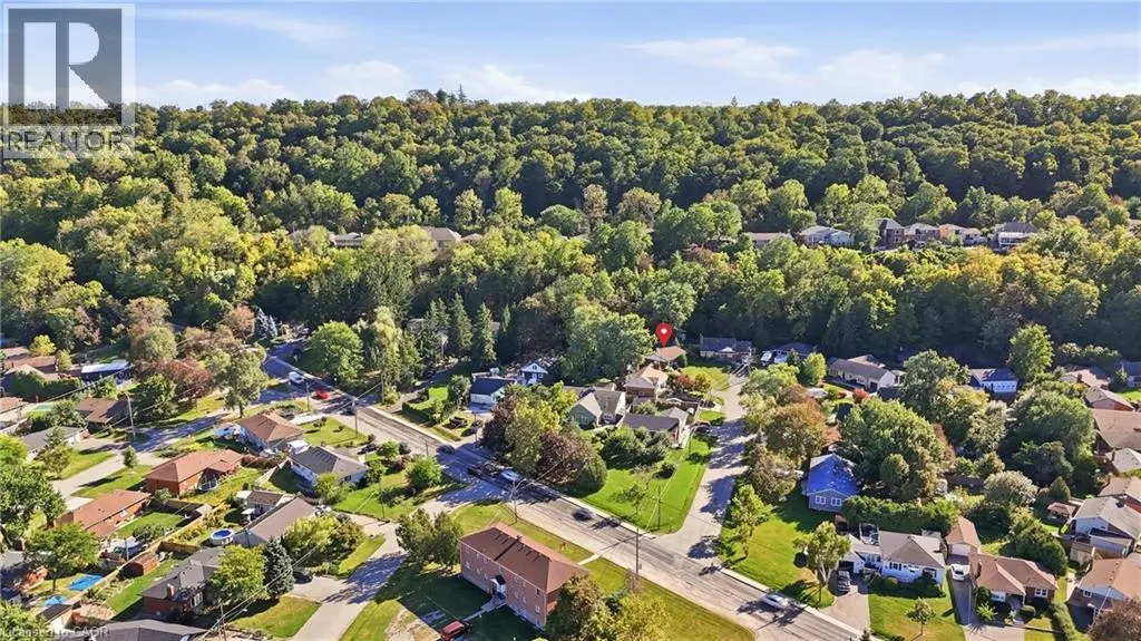 8 HILL Place