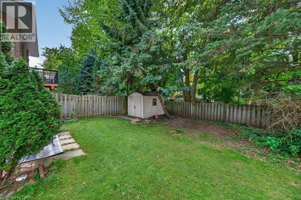 67 GRANDRIDGE Crescent