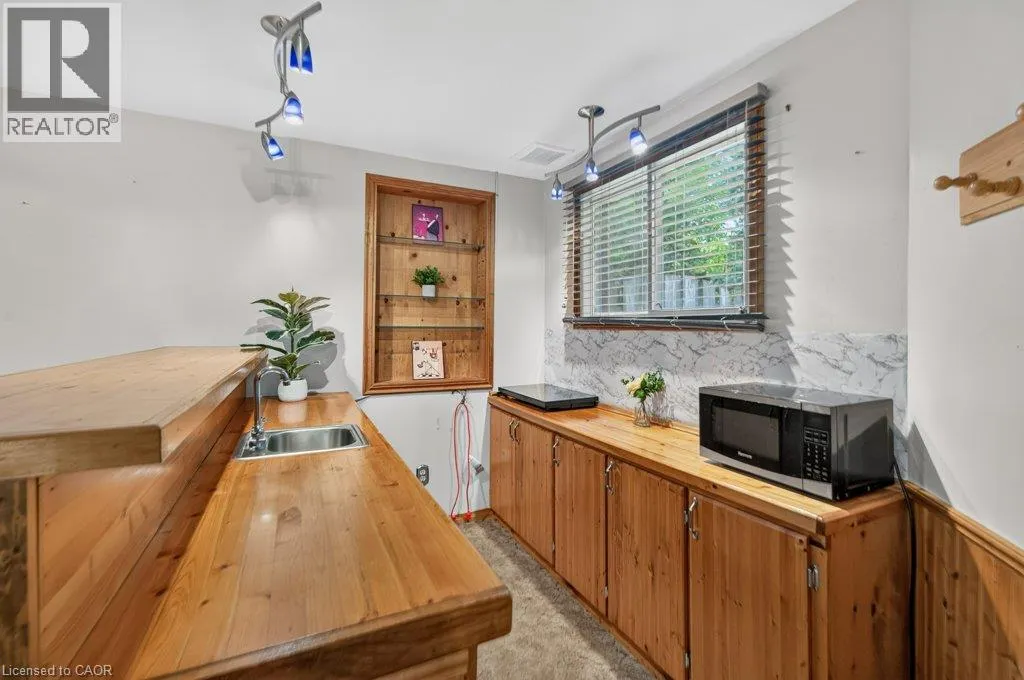 67 GRANDRIDGE Crescent