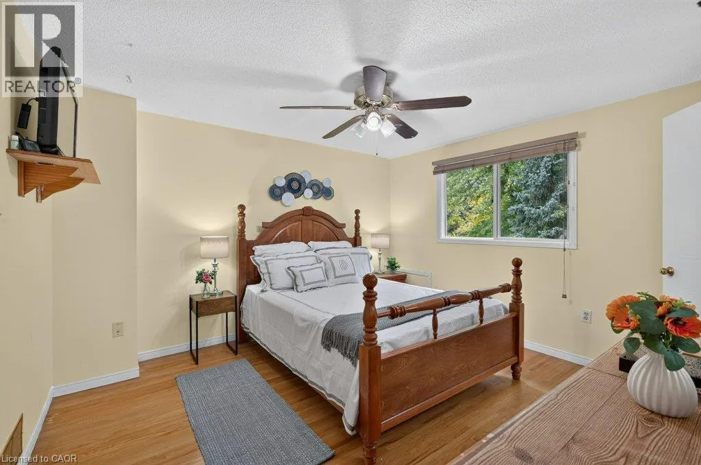 67 GRANDRIDGE Crescent