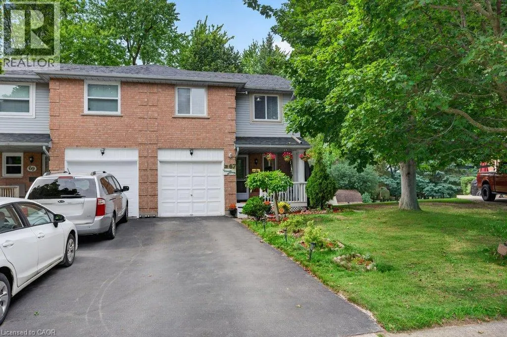 67 GRANDRIDGE Crescent