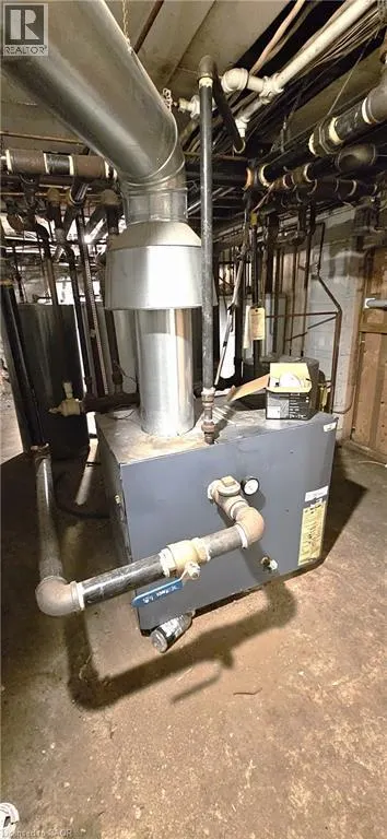 74 LOCKE Street N