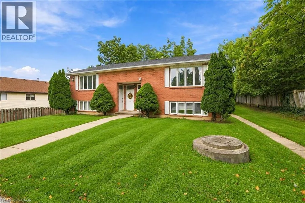 26 RENFREW Street E