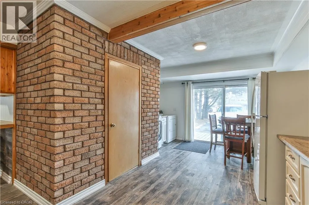 7 WILLOW Avenue