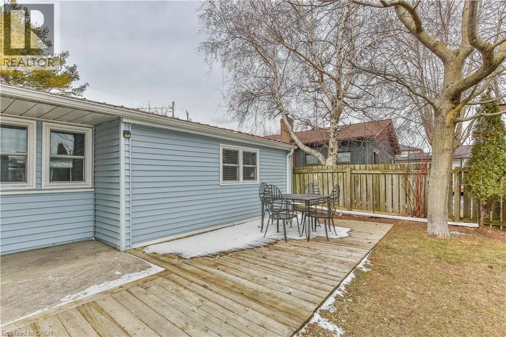 7 WILLOW Avenue