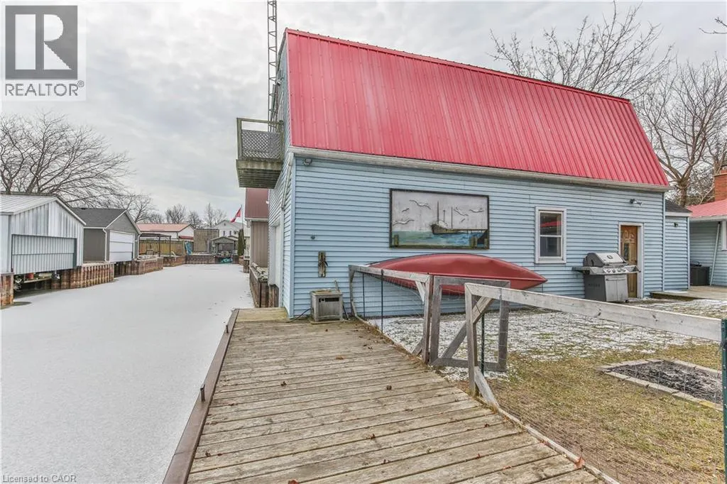 7 WILLOW Avenue
