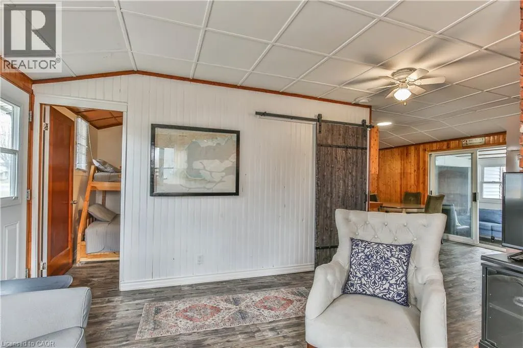 7 WILLOW Avenue