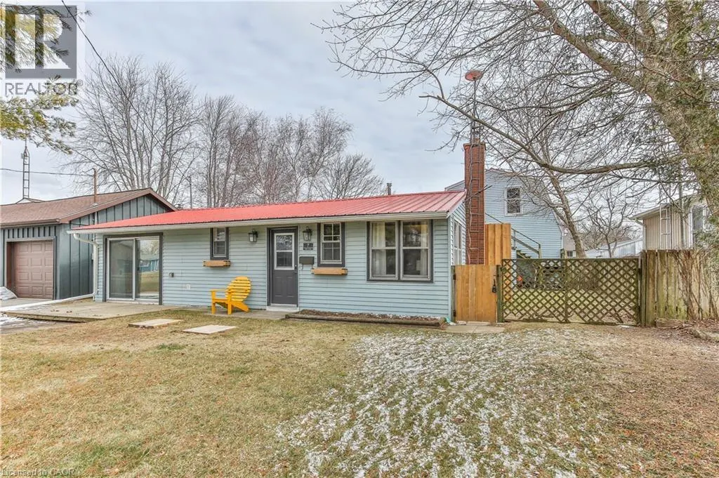 7 WILLOW Avenue
