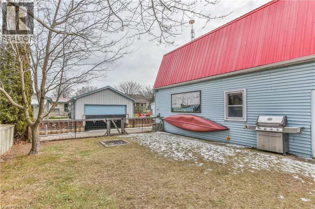 7 WILLOW Avenue