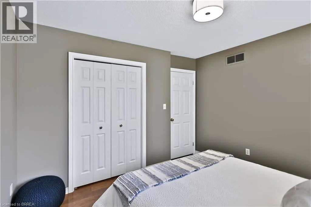 19 HYSLOP Drive