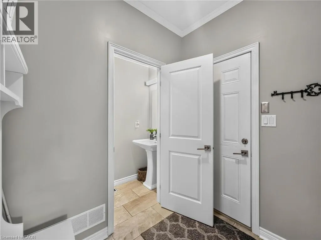 3 HITCHING POST Ridge