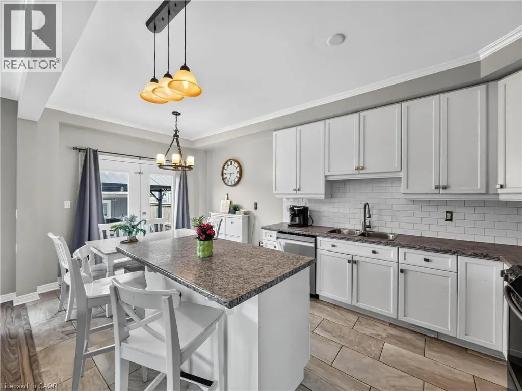 3 HITCHING POST Ridge